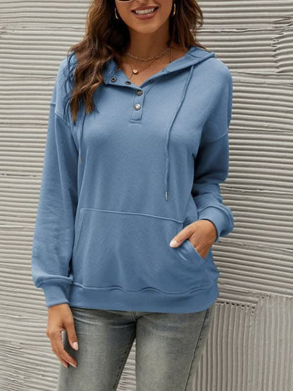 Cozy women's hoodie with pockets
