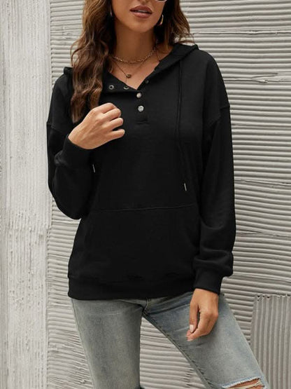 Cozy women's hoodie with pockets