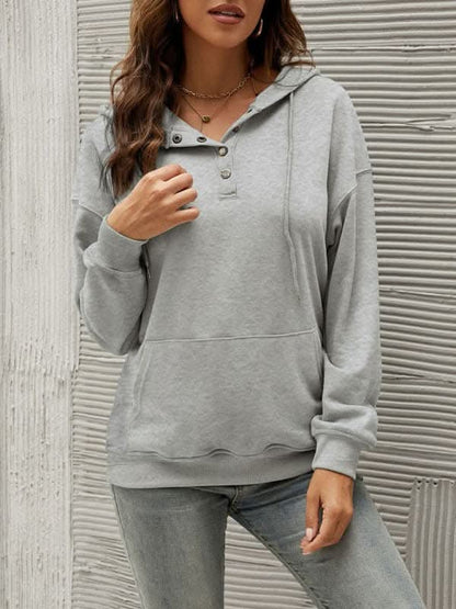 Cozy women's hoodie with pockets