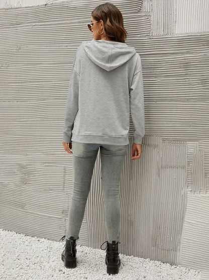 Cozy women's hoodie with pockets