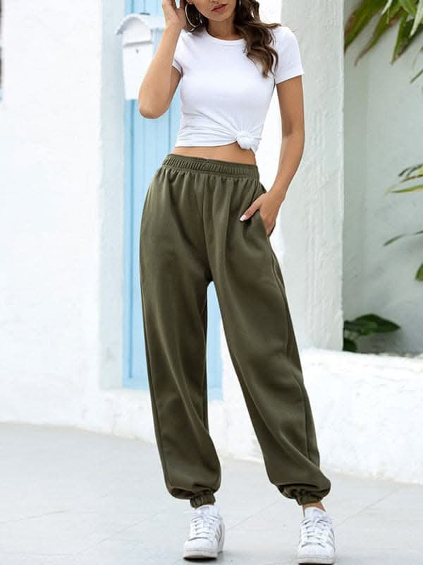 Casual sports basic loose legged pants.