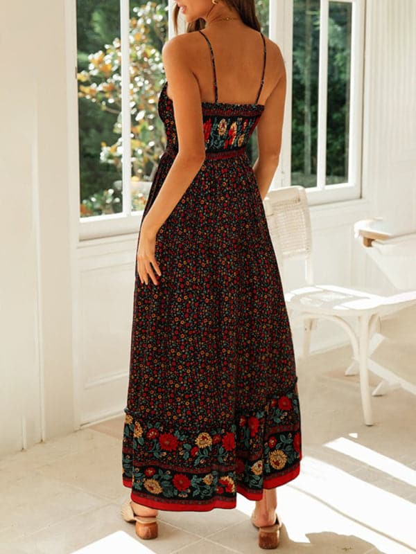 Summer new big swing skirt Bohemian V-neck suspender floral dress.