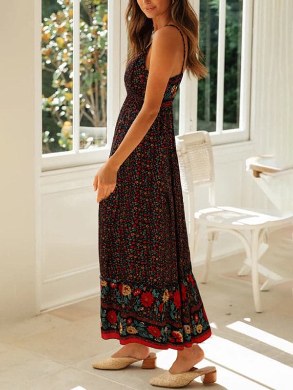 Summer new big swing skirt Bohemian V-neck suspender floral dress.