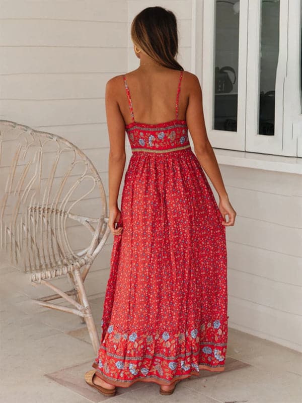 Summer new big swing skirt Bohemian V-neck suspender floral dress.