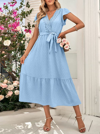 Casual new solid color casual tie waist lace V-neck dress.