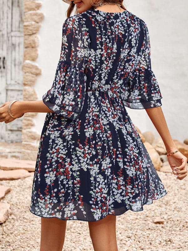 Women's fashion casual V-neck half-sleeve printed dress for women.