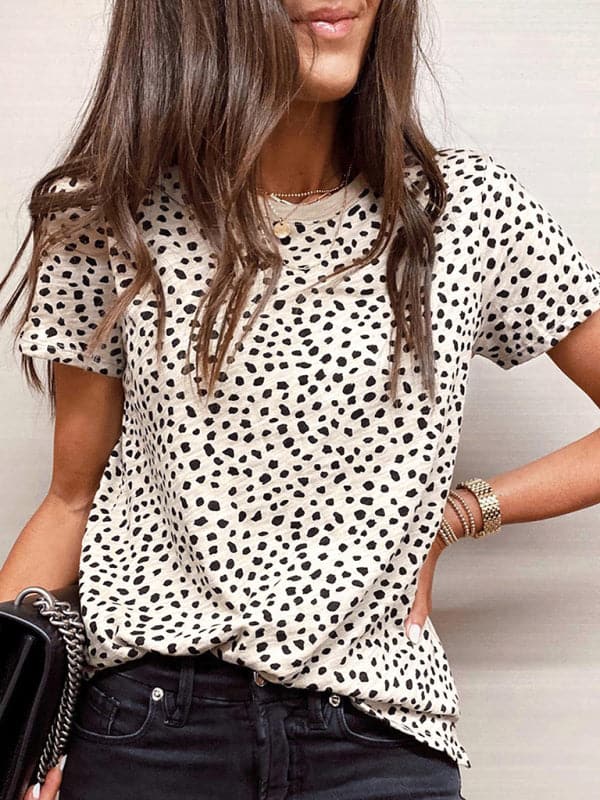 Leopard point short-sleeved round neck pullover loose casual t-shirt for women.