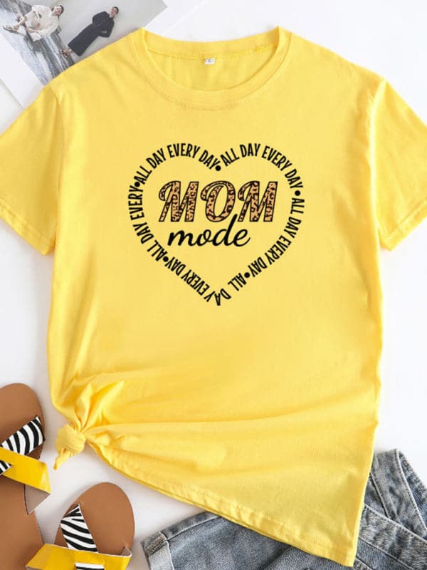 Women's Mother's Day T-shirt - Relaxed Fit, Trendy Print