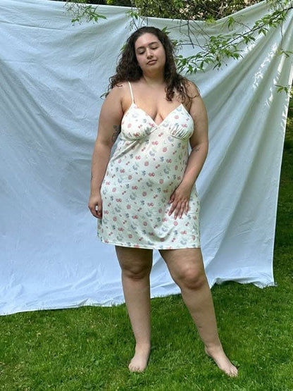 Floral sweet sexy suspender dress summer sleeveless v-neck bag hip skirt.