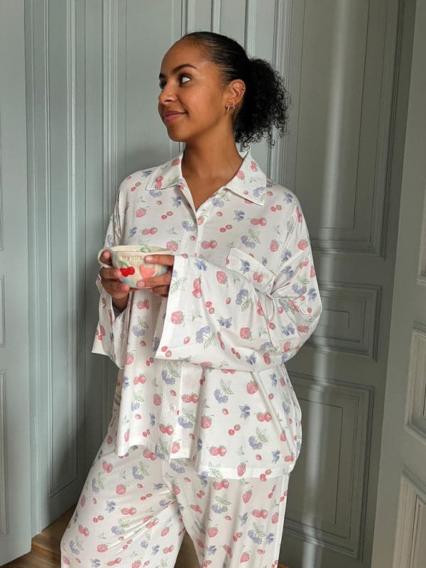 Chic long-sleeved pajamas set