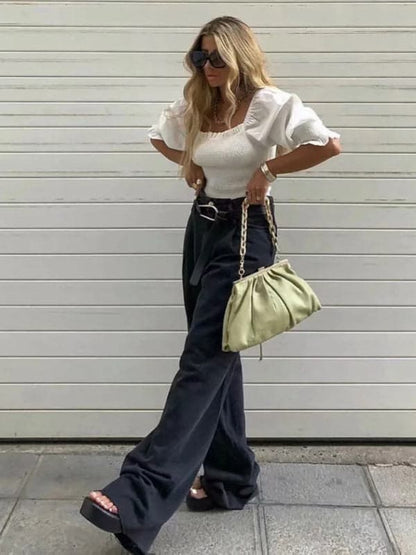 Chic high-waist wide-leg jeans