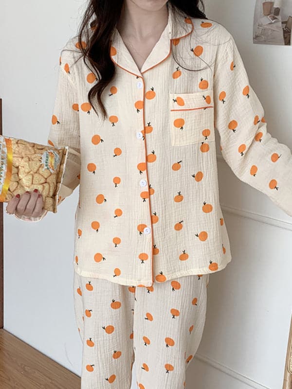 Charming women's cotton pajamas set