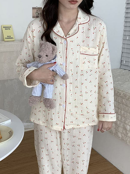 Charming women's cotton pajamas set