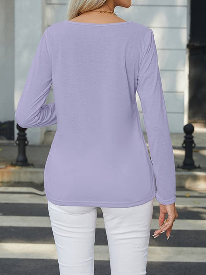 Chic women's t-shirt with buttons