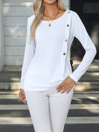 Chic women's t-shirt with buttons