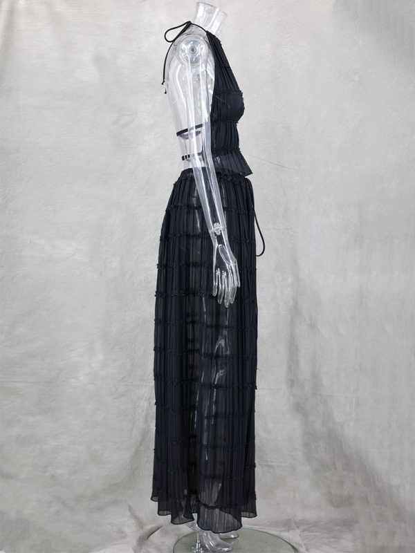 Backless lace-up halter top set and two-piece chiffon pleated long skirt with earrings.