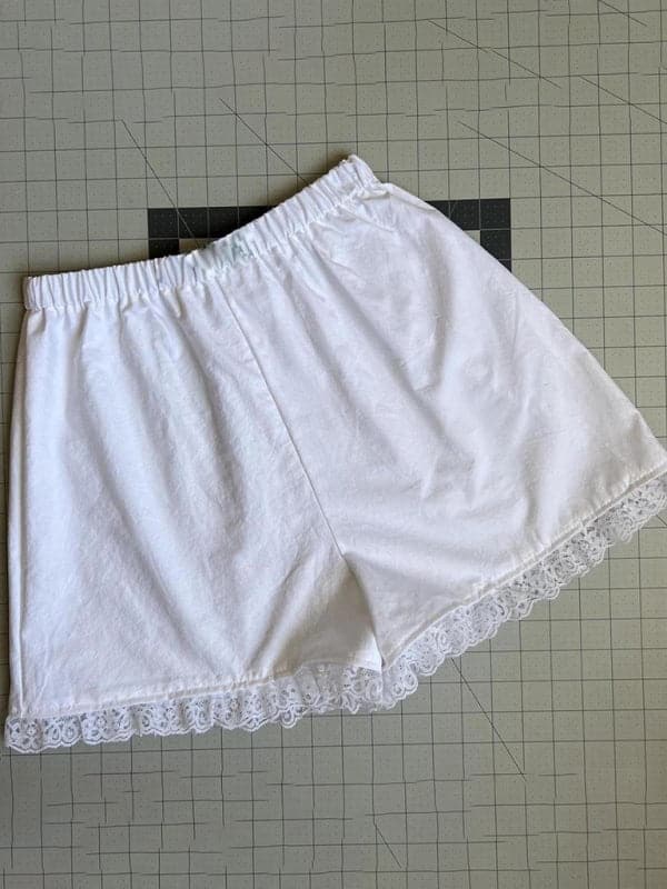 Lace spliced printed summer shorts