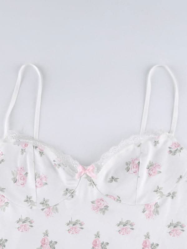New sexy floral contrasting lace stitching sexy low-cut suspender-covering skirt.