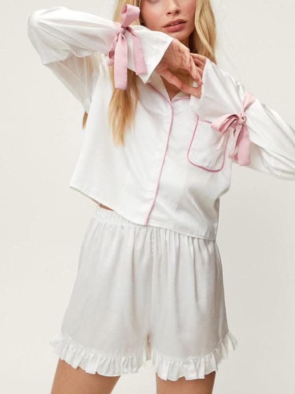 New style lapel long-sleeved shorts that can be worn as home clothes and pajamas two-piece set.