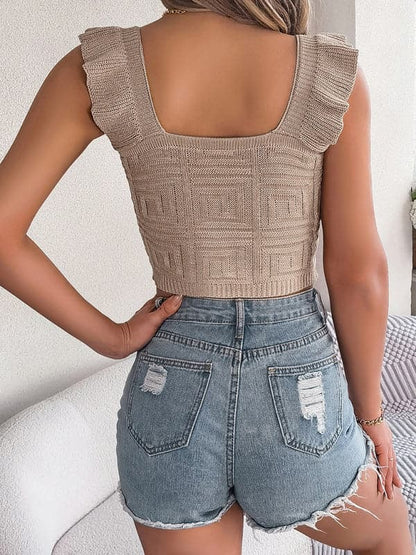 Chic sleeveless crop top with fungus hem