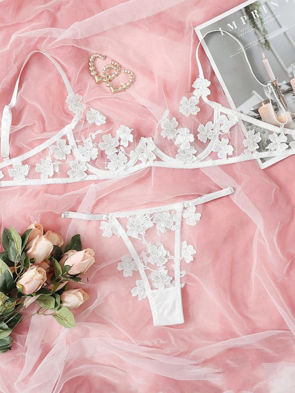 New sexy and sweet mesh embroidered flower appliqué bra set.