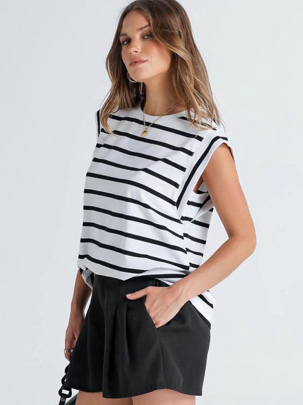 Stylish striped loose tee for summer