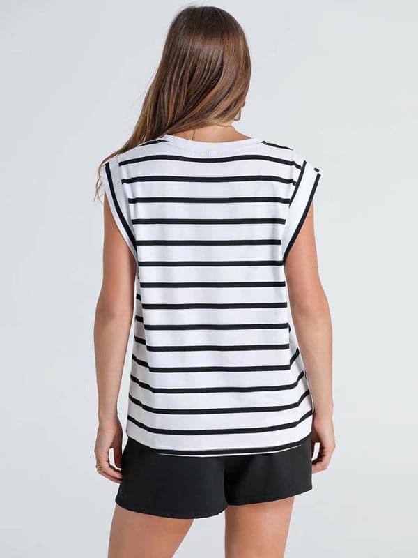 Stylish striped loose tee for summer