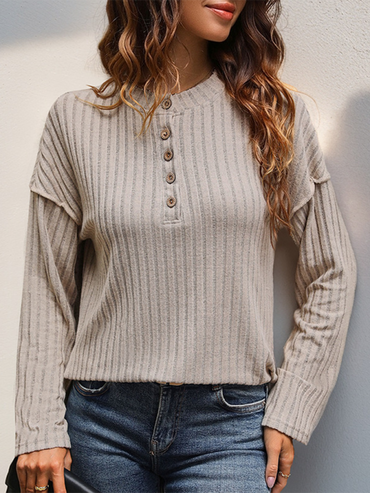 Casual ladies' ribbed top with buttons