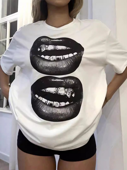 Chic lip print tee for summer