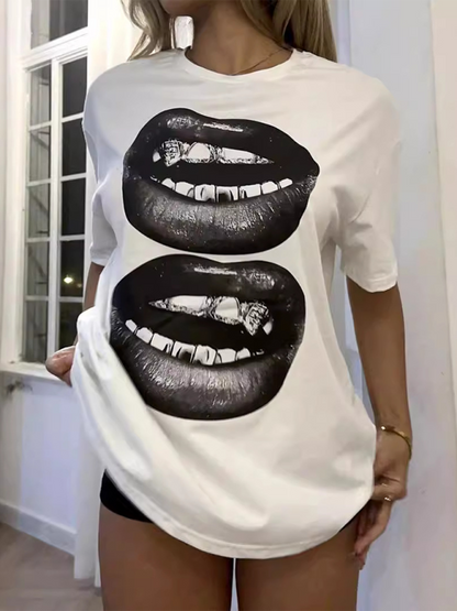 Chic lip print tee for summer