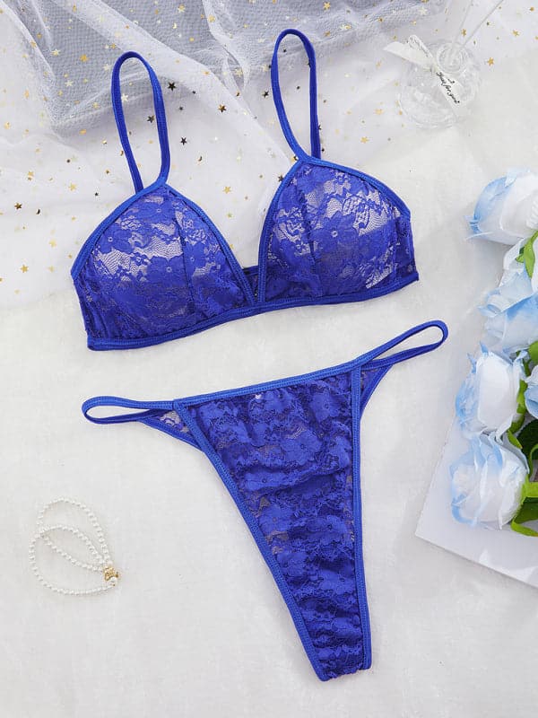 Lace bikini set for confident women