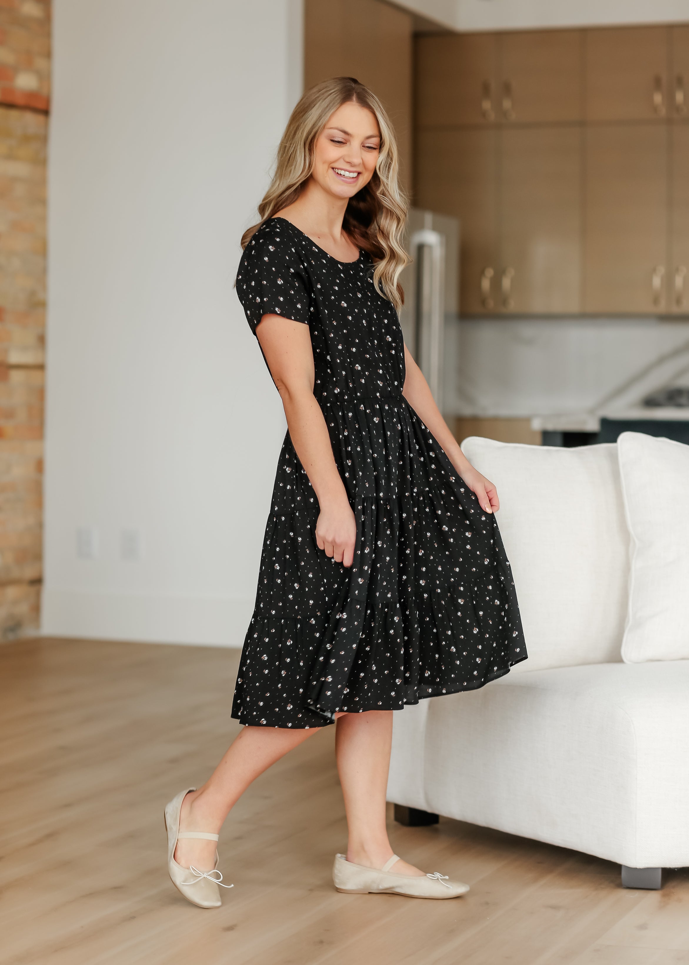 Jenna Floral Knit Short Sleeve Tiered Midi Dress Inherit Co.