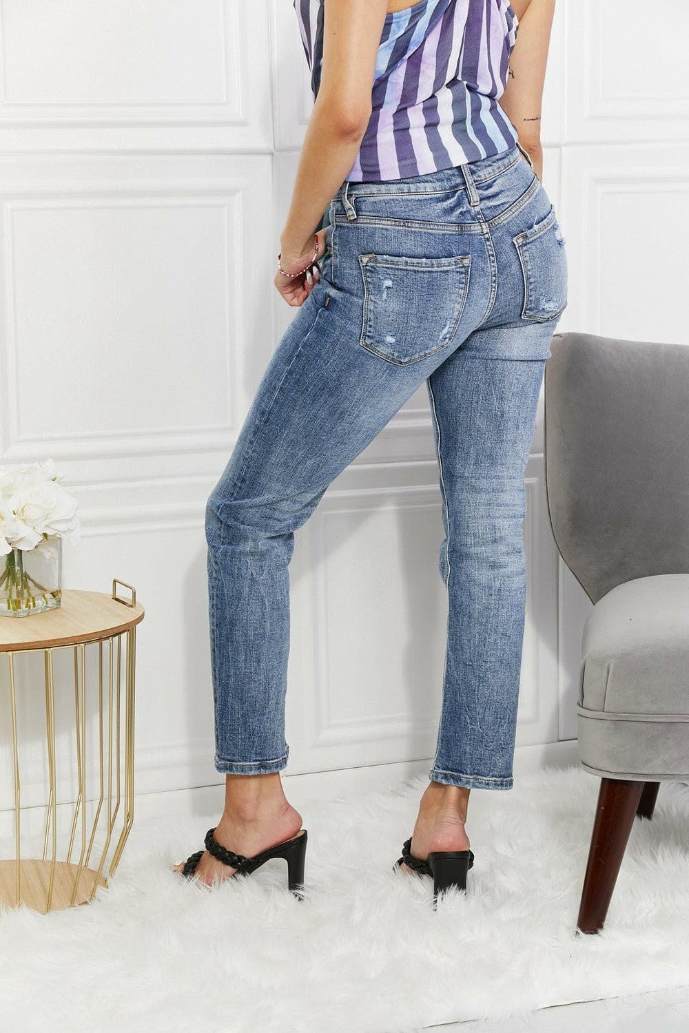 Amara High Rise Slim Straight Jeans - Elevate Your Wardrobe with TimelAmara High Rise Slim Straight Jeans

Elevate your wardrobe with timeless elegance and modern trends with the Amara High Rise Slim Straight Jeans by Kancan. Step intoLove Salve Amara High Rise Slim Straight Jeans - Elevatejeans