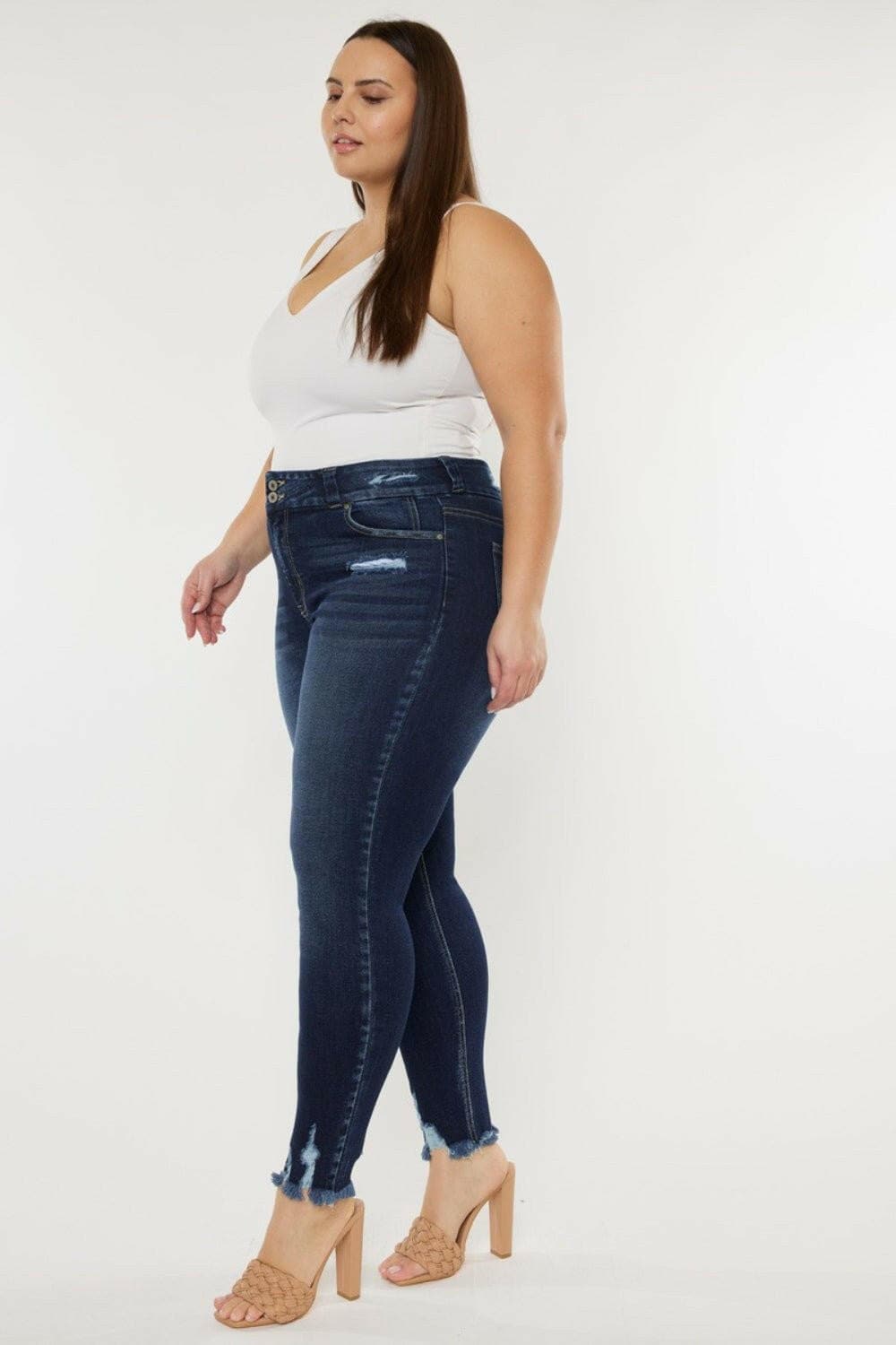 Vintage Charm Cat's Whiskers Raw Hem High Waist Jeans by KancanDiscover Vintage Charm with a Modern Twist
Elevate your wardrobe with the Vintage Charm Cat's Whiskers Raw Hem High Waist Jeans by Kancan. These jeans effortlessly bLove Salve Whiskers Raw Hem High Waist Jeansjeans