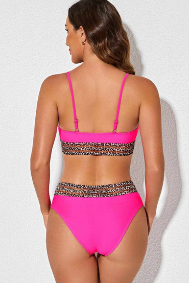 Leopard Print Two-Piece Swimwear SetDiscover the Wild Side with our Leopard Print Two-Piece Swimwear Set
 
 
Top Type: No underwire
 
Bottom Type: Mid waist
 
Number of Pieces: Two-piece set
 
Chest PaLove Salve -Piece Swimwear Setswimwear