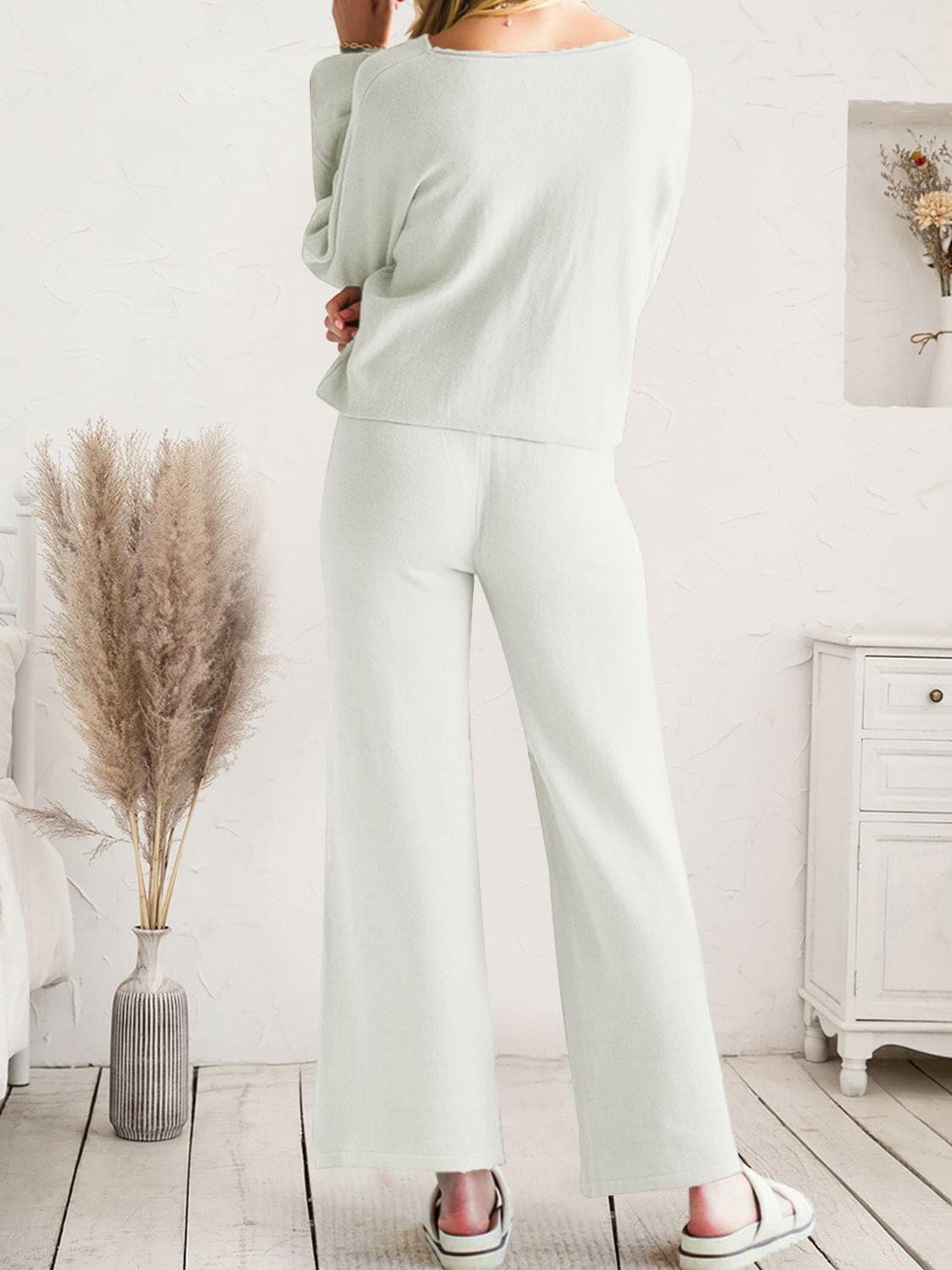 Cozy Knit Lounge Set with Long Sleeve Top and Cinched PantsStay Comfy in Style with Our Cozy Knit Lounge Set
 
 
Ultimate Comfort: Crafted from 100% acrylic, this lounge set guarantees unparalleled comfort for extended wear.Love Salve Cozy Knit Lounge Setlounge