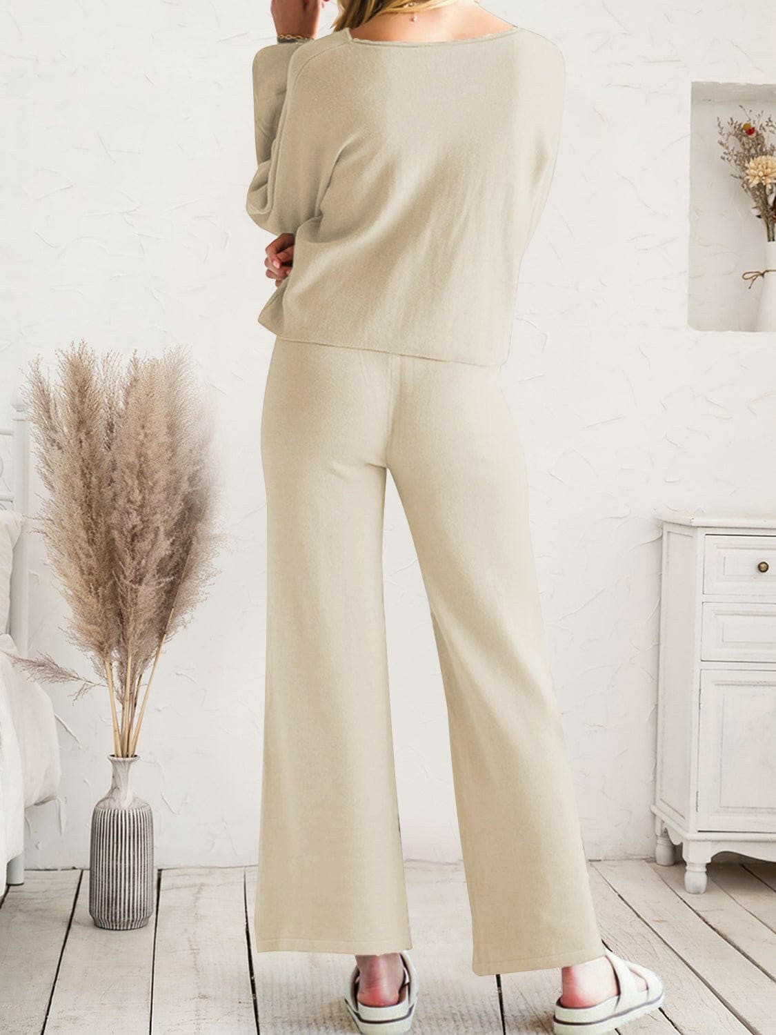 Cozy Knit Lounge Set with Long Sleeve Top and Cinched PantsStay Comfy in Style with Our Cozy Knit Lounge Set
 
 
Ultimate Comfort: Crafted from 100% acrylic, this lounge set guarantees unparalleled comfort for extended wear.Love Salve Cozy Knit Lounge Setlounge