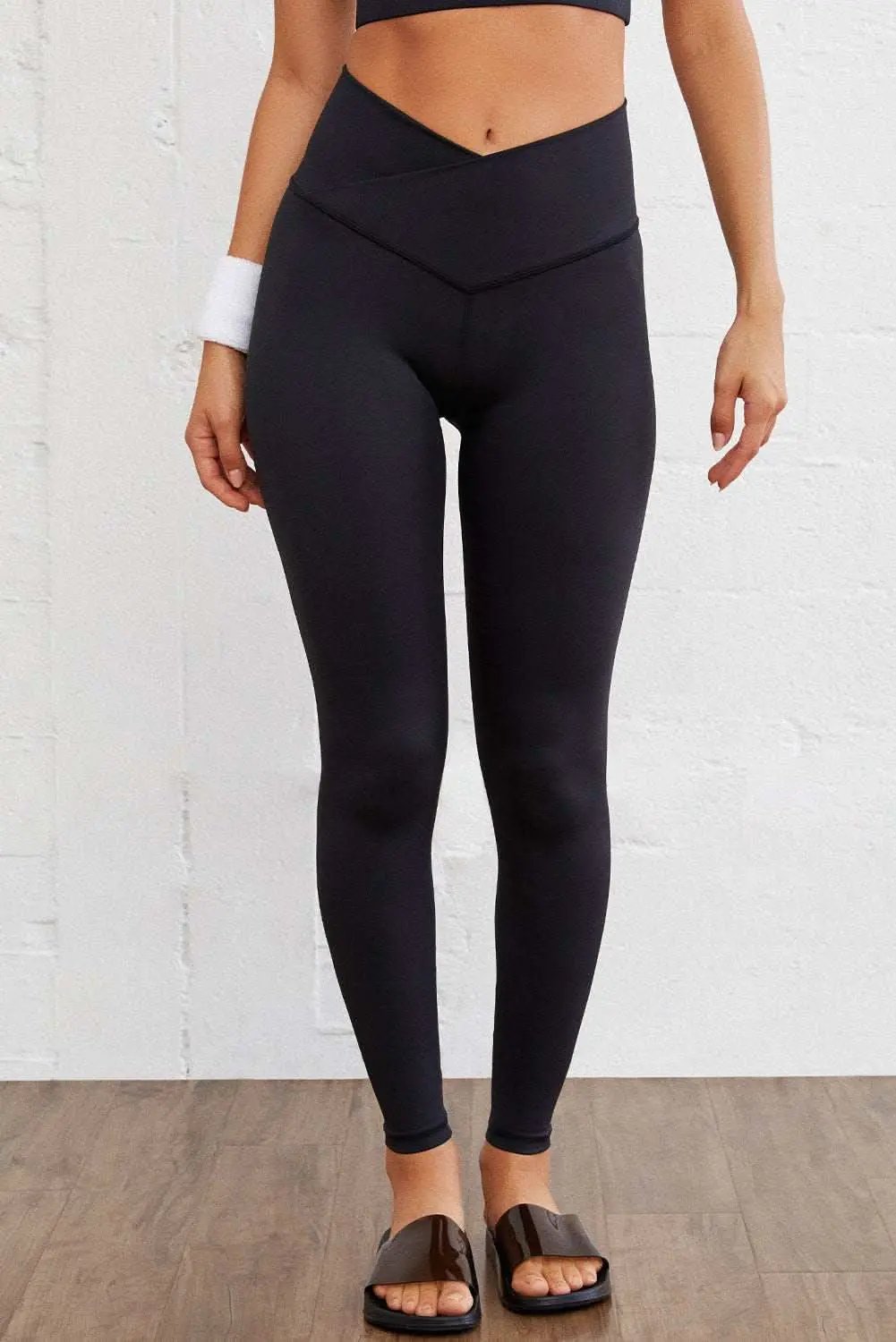 Black seamless leggings - arched waist - Love Salve 