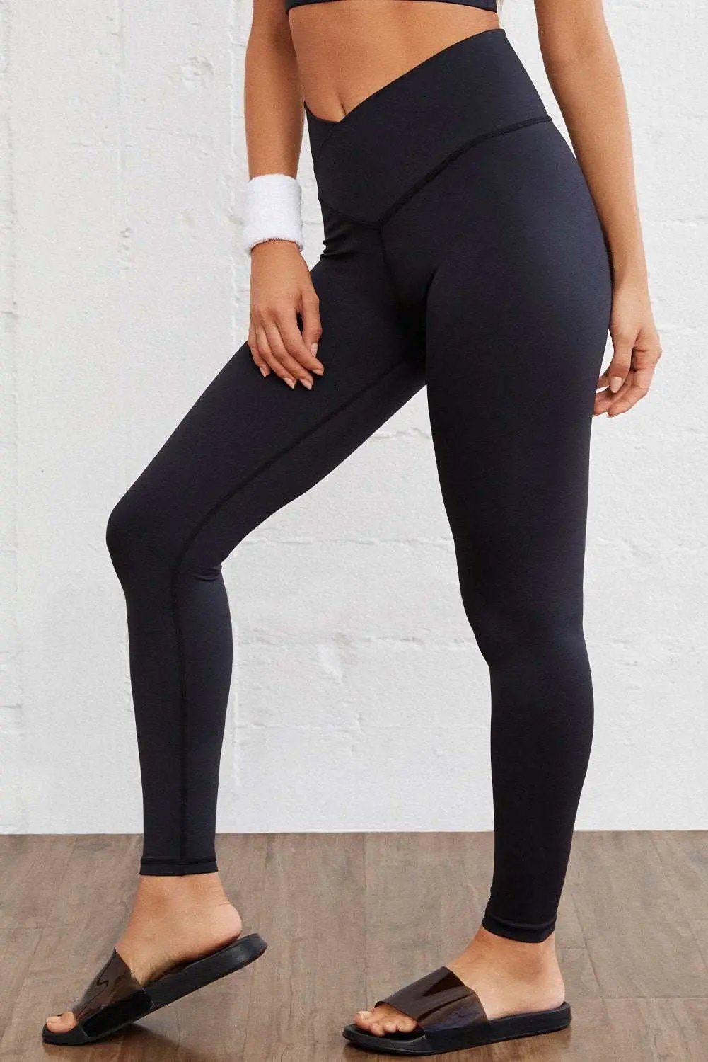 Black seamless leggings - arched waist - Love Salve 