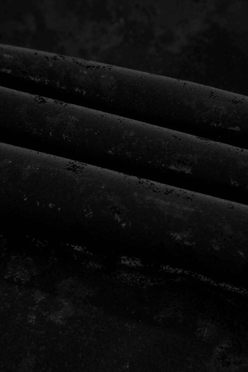 Trendy black high-waisted leggings with splits - Love Salve 