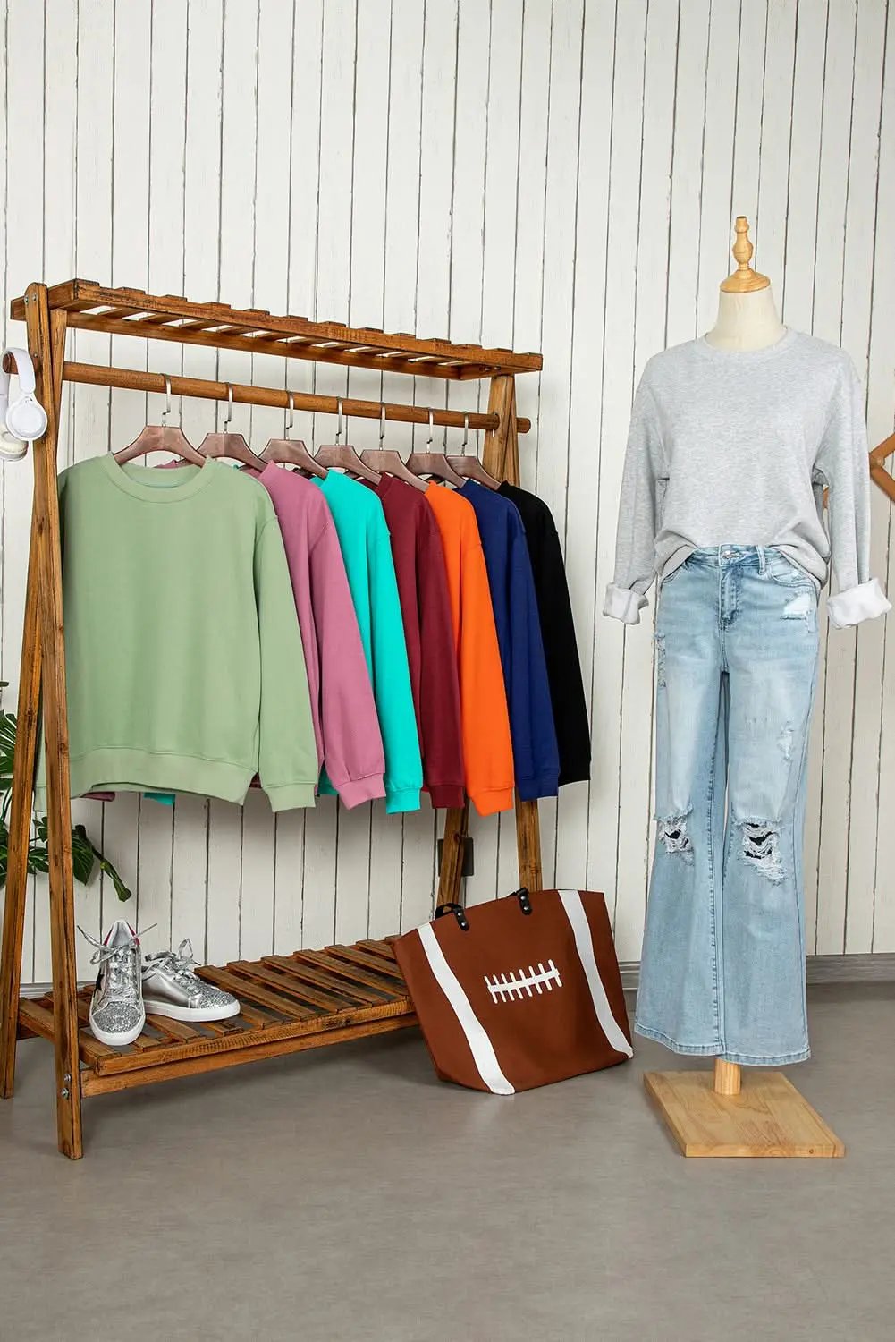 Cozy fleece-lined sweatshirt in smoke green - Love Salve 