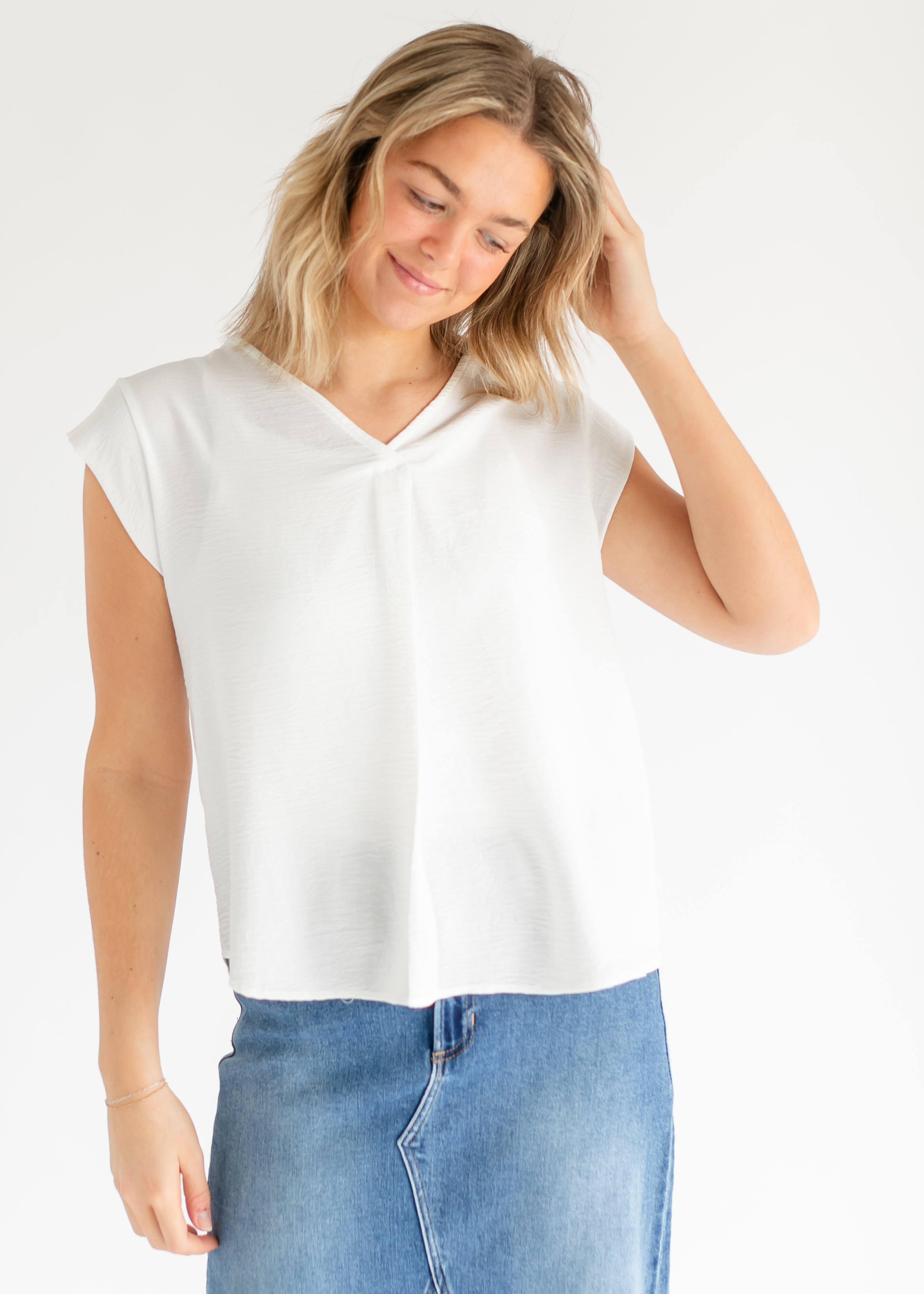 Madison V-neck Short Sleeve Flowy Top - FINAL SALE Inherit Co.