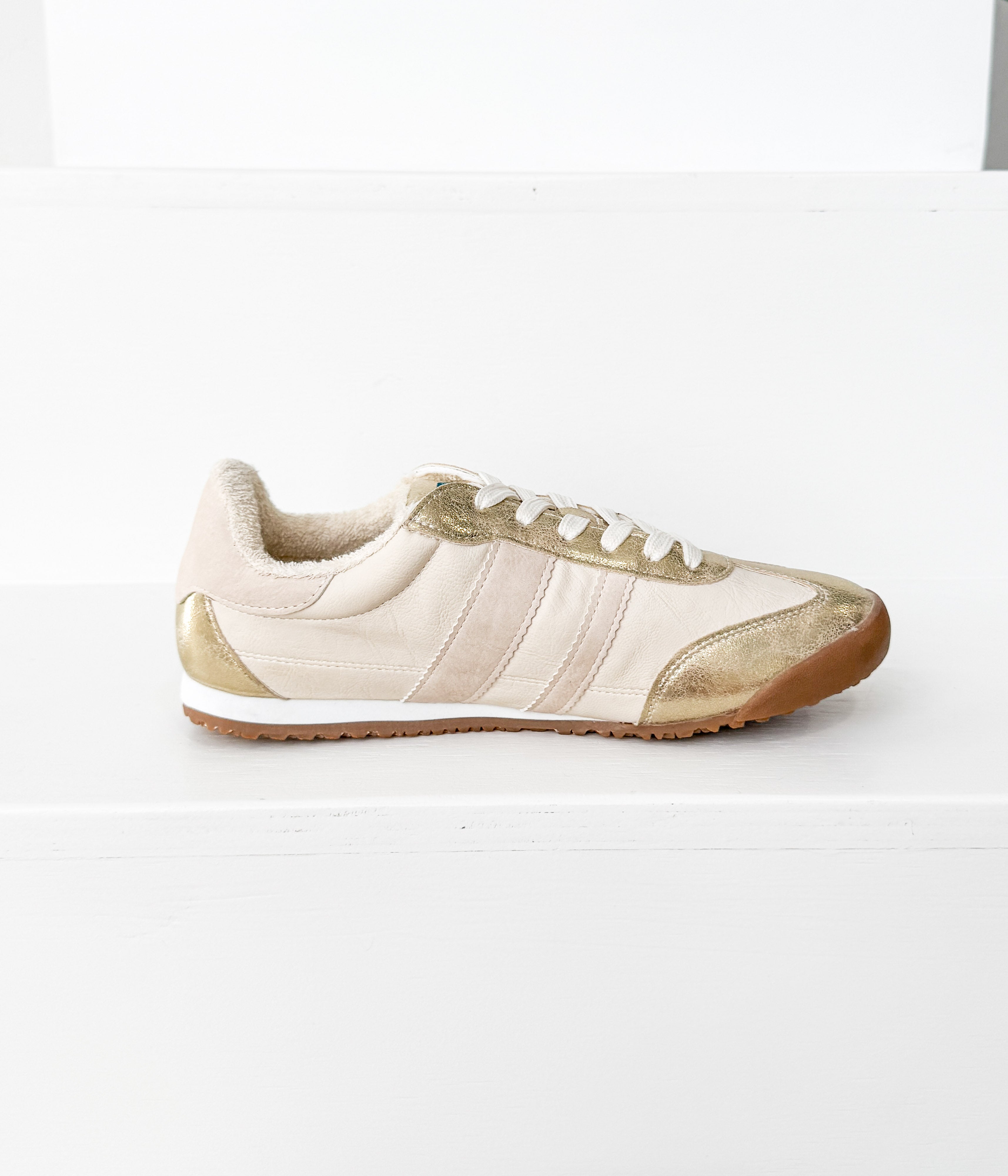 Madrid Sneaker Beige Gold Faux Leather Upper Comfort Naughty Monkey
