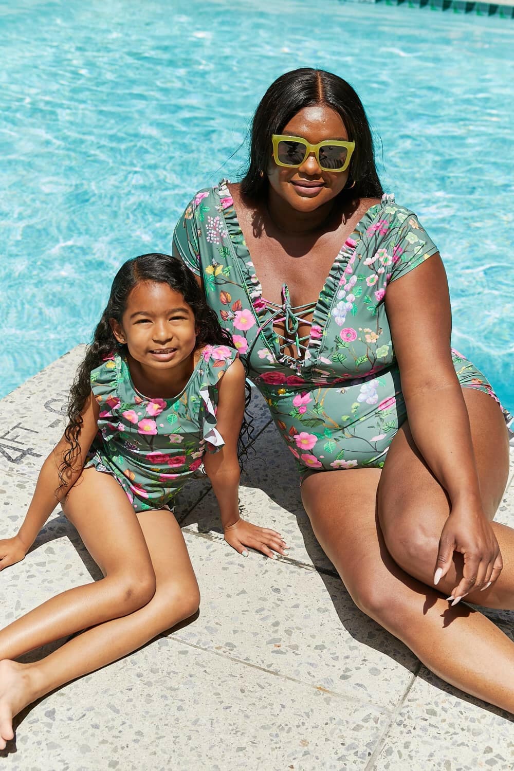 Sage Floral V-Neck Swimsuit: Elevate Your Beach Look with Marina West Discover the Sage Floral V-Neck Swimsuit
 Elevate your beach look with the chic and stylish Sage Floral V-Neck Swimsuit from Marina West Swim. This one-piece is desiLove Salve Marina West Swim'swimwear