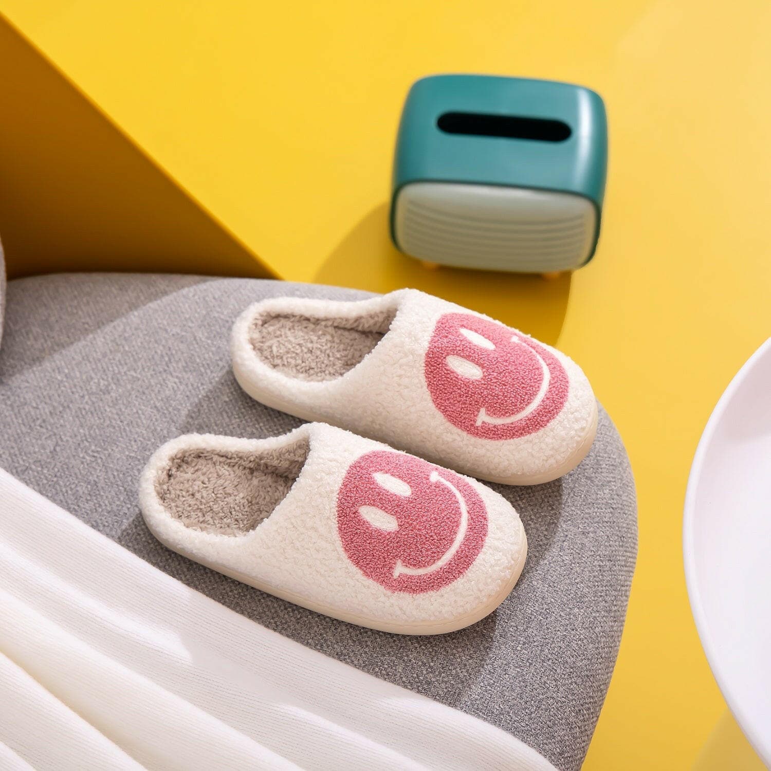 Melody Smiley Face Slippers - Love Salve