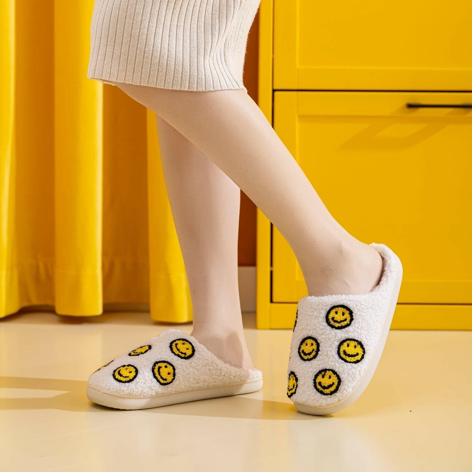 Melody Smiley Face Slippers - Love Salve