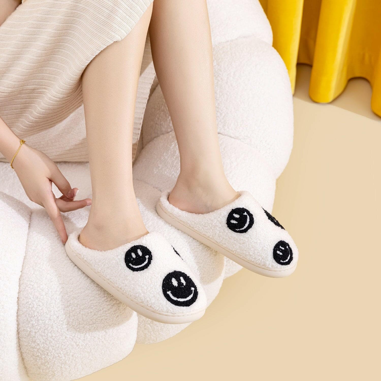 Melody Smiley Face Slippers - Love Salve