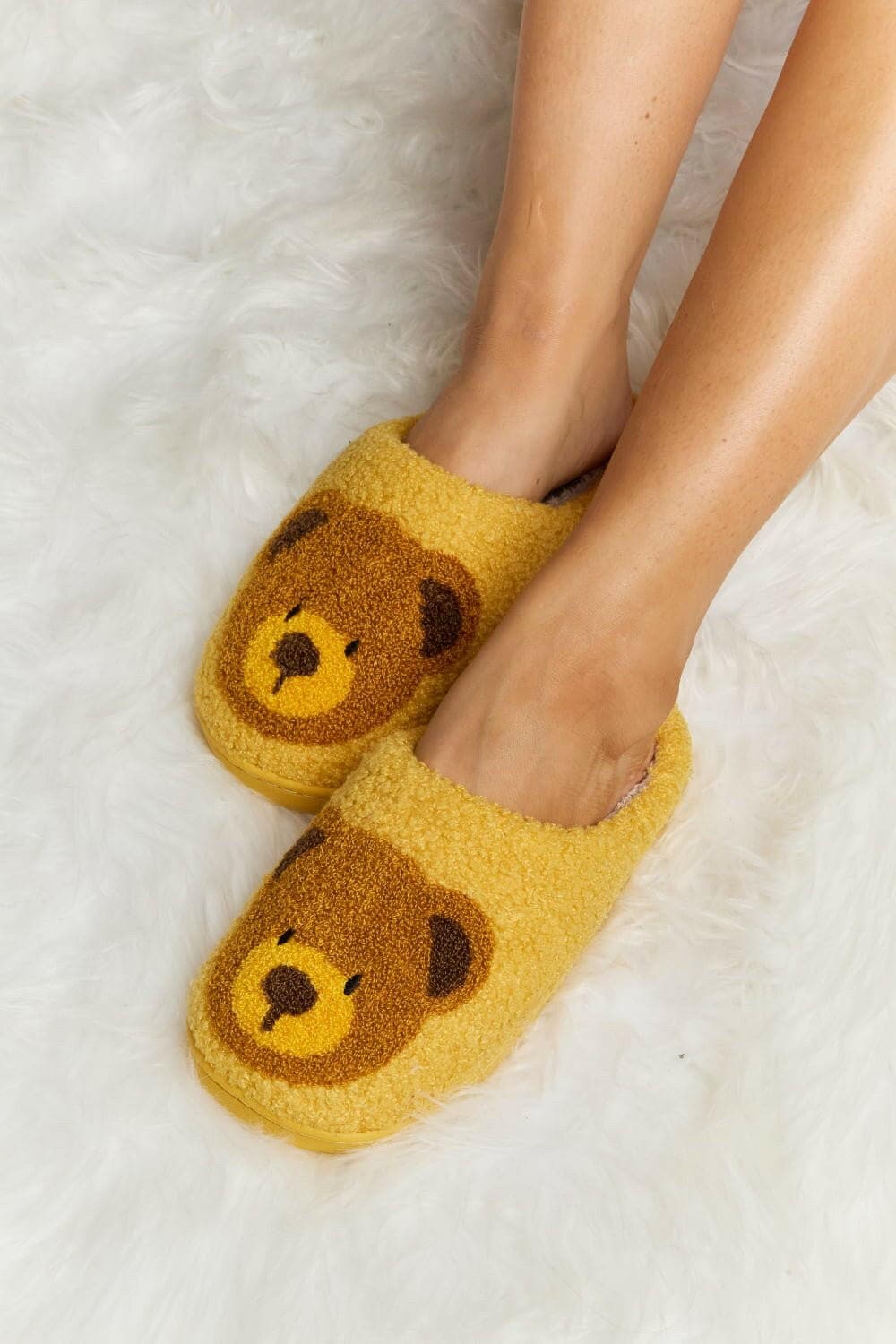 Teddy Bear Print Plush Cozy Slide SlippersExperience Ultimate Comfort in Style
 Indulge in the luxurious feel of our Teddy Bear Print Plush Cozy Slide Slippers. Designed to wrap your feet in pure elegance, tLove Salve Teddy Bear Print Plush Cozy Slide SlippersShoes