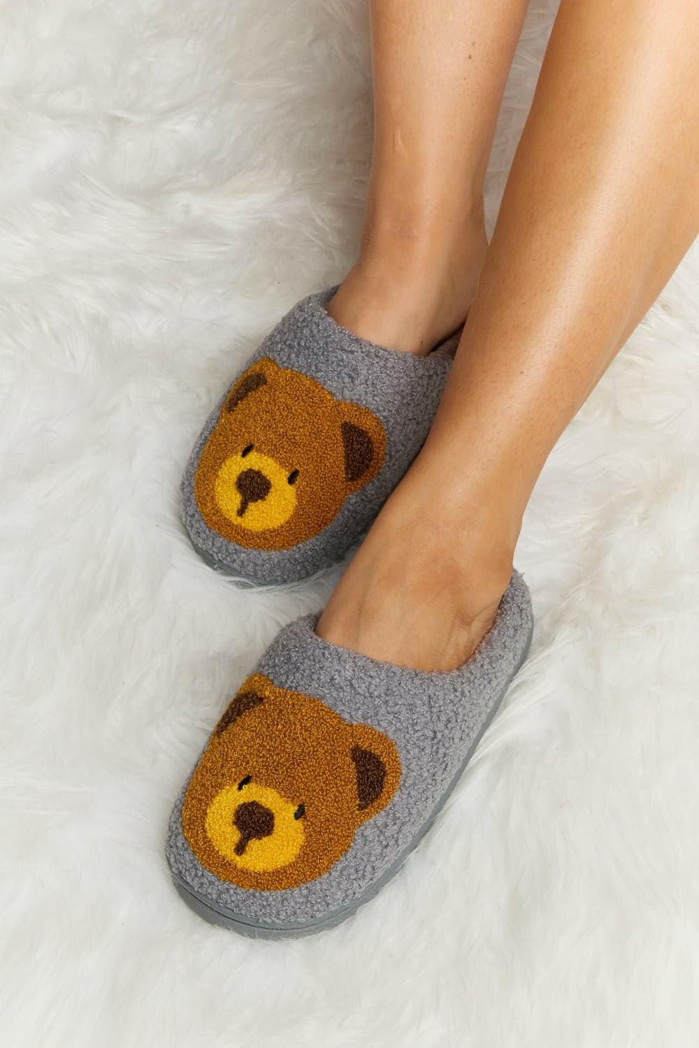 Teddy Bear Print Plush Cozy Slide SlippersExperience Ultimate Comfort in Style
 Indulge in the luxurious feel of our Teddy Bear Print Plush Cozy Slide Slippers. Designed to wrap your feet in pure elegance, tLove Salve Teddy Bear Print Plush Cozy Slide SlippersShoes