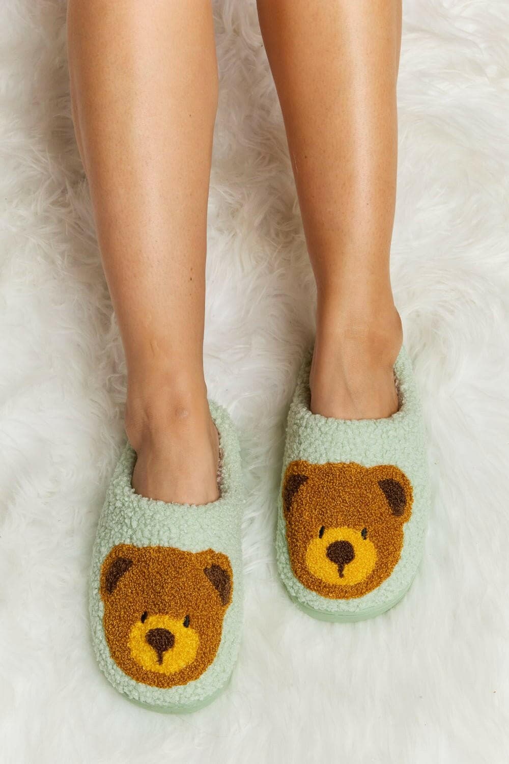 Teddy Bear Print Plush Cozy Slide SlippersExperience Ultimate Comfort in Style
 Indulge in the luxurious feel of our Teddy Bear Print Plush Cozy Slide Slippers. Designed to wrap your feet in pure elegance, tLove Salve Teddy Bear Print Plush Cozy Slide SlippersShoes